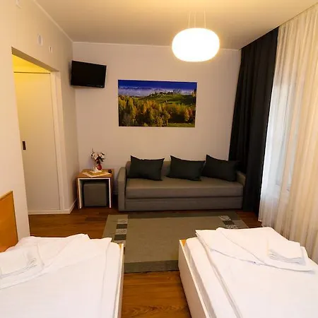 Konukevi Pensiunea La Broscuta Cîmpia Turzii
