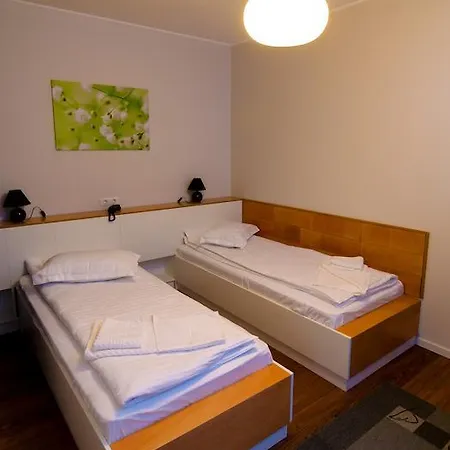 Konukevi Pensiunea La Broscuta 3*