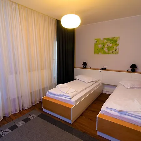 Konukevi Pensiunea La Broscuta